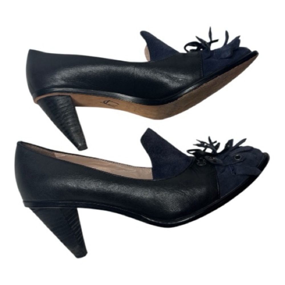 Plenty Tracy Reese Gilda Black/Navy Kiltie Bow. Size 36.5 (6 1/2). - Picture 3 of 9